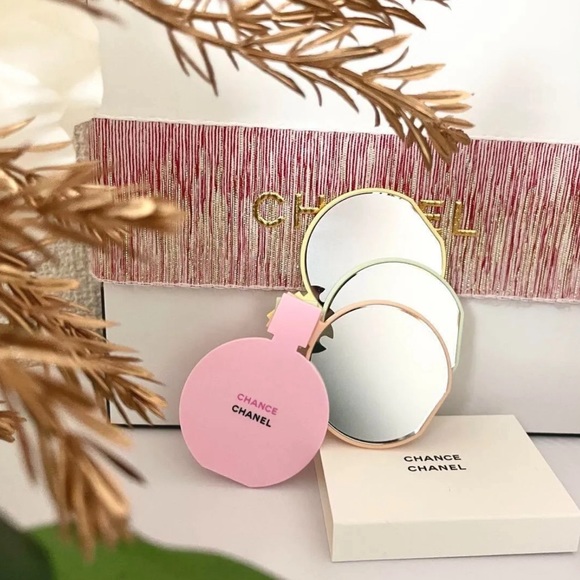 CHANEL Chance Beauty Makeup 3 Mirror novelty set - Picture 5 of 10